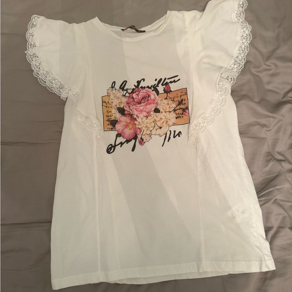 NWOT Vintage Rare Graphic Roses Lace Flutter Tee